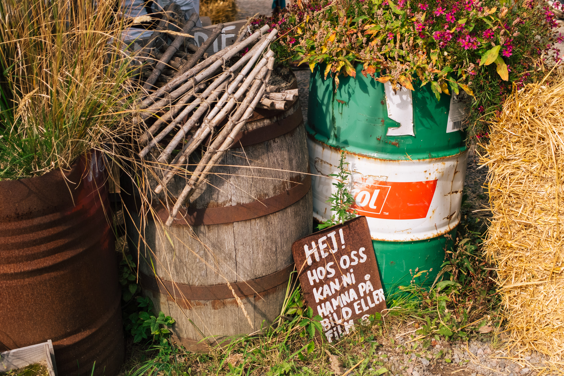 Sign that warns you might end up on a photo